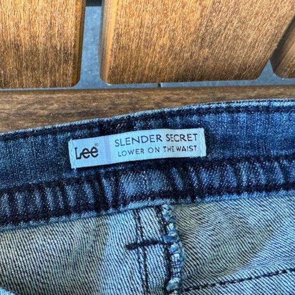 LEE JEANS SLENDER SECRET BOOT CUT 8 MEDIUM - Picture 3 of 4